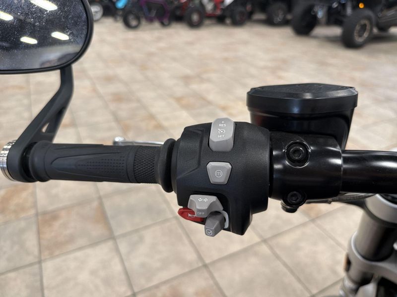 Used 2023 Triumph Rocket 3 R (Euro 5a) Image 22
