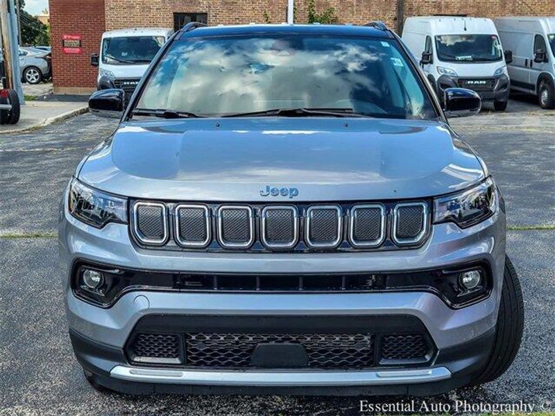 2022 Jeep Compass Limited photo 4