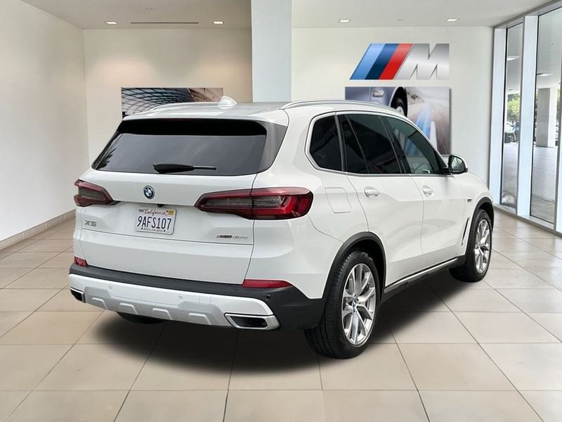 2022 BMW X5 xDrive45eImage 8