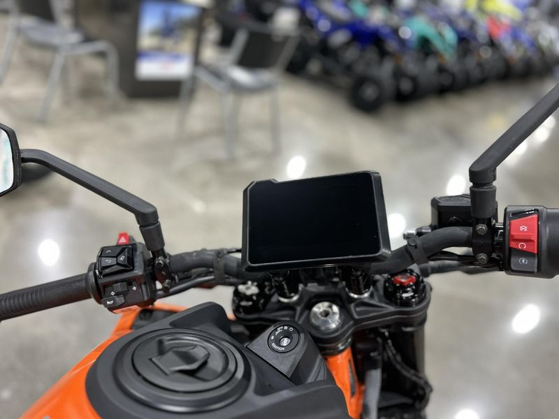 New 2025 KTM 390 DUKE Image 4