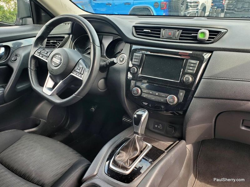 Used 2020 Nissan Rogue SV
