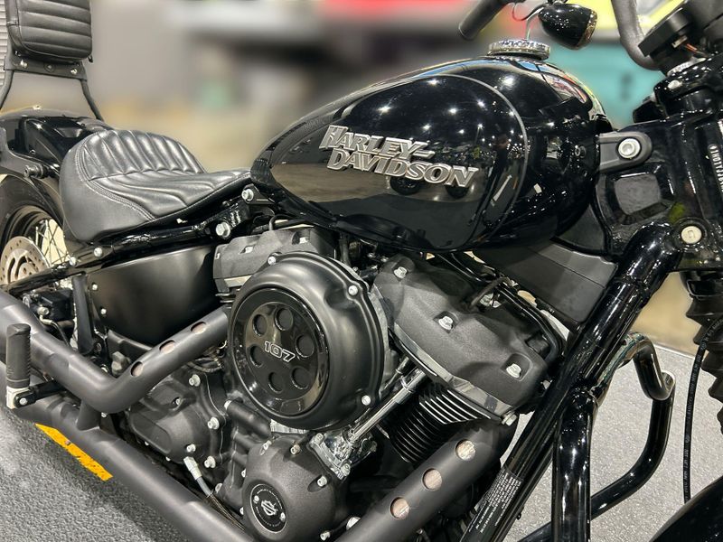 Used 2019 Harley-Davidson SOFT TAIL STREET BOB Image 18