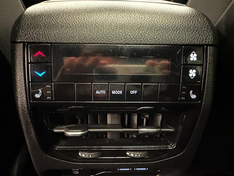 2021 Jeep Grand Cherokee L OverlandImage 30