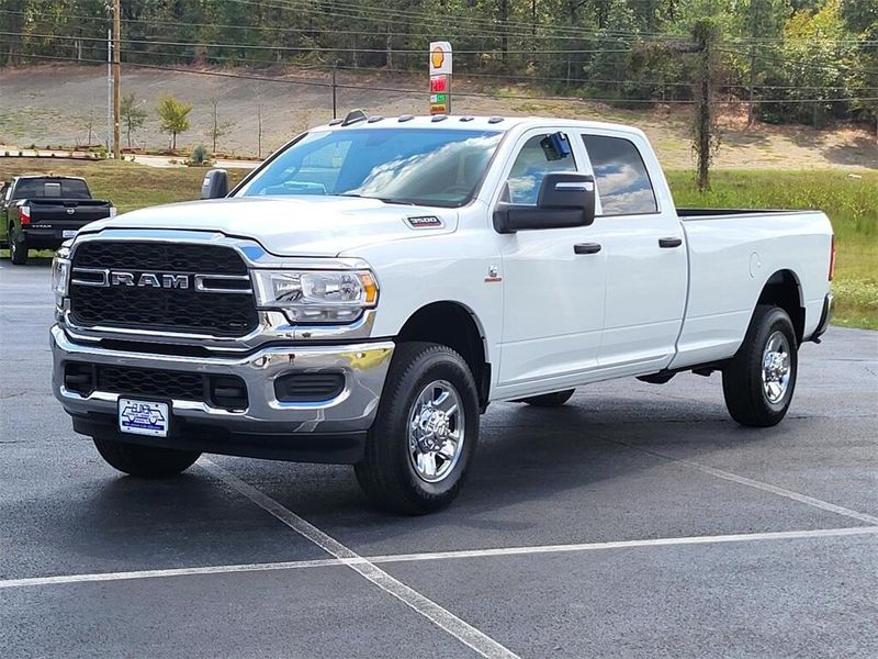 2024 RAM 3500 Tradesman Crew Cab 4x4 8