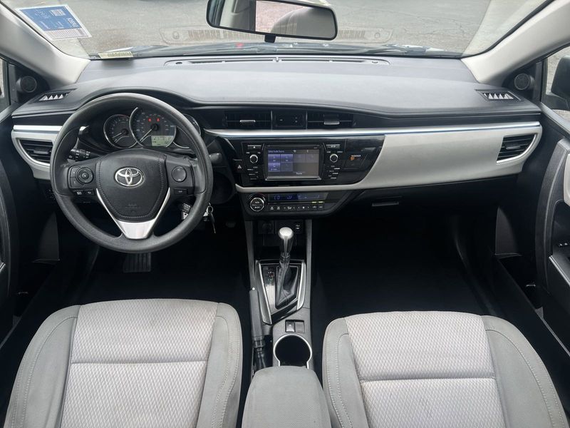 2015 Toyota Corolla LEImage 19