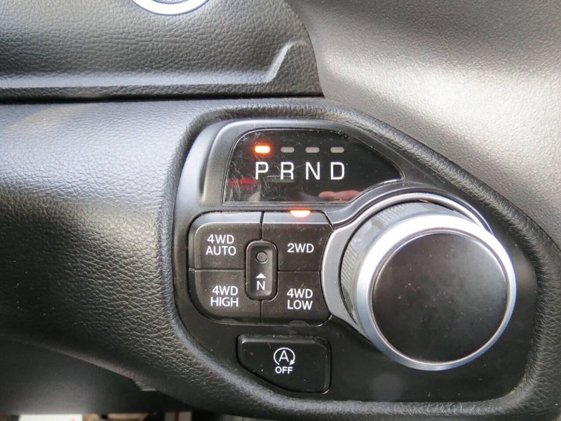 Used 2023 RAM 1500 Big Horn 4x4 4dr Crew Cab 5.6 ft. SB PickupImage 21