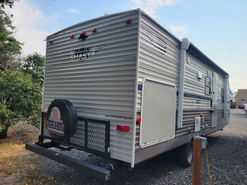 Used 2021 FOREST RIVER Shasta Image 2