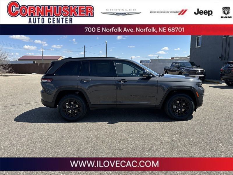 2024 Jeep Grand Cherokee Altitude X 4x4Image 1