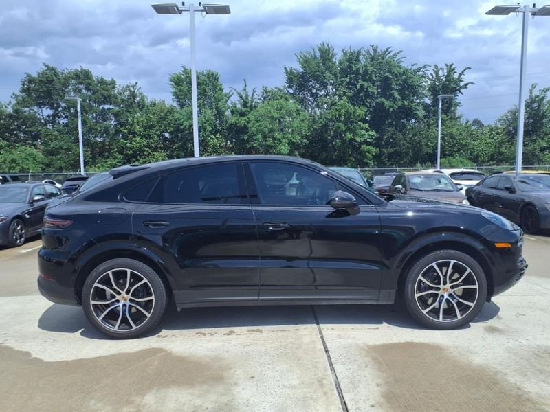2021 Porsche Cayenne Coupe BaseImage 12