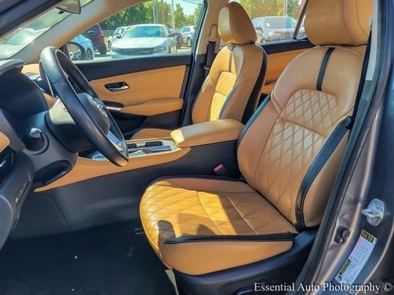 2020 Nissan Sentra SV photo 7