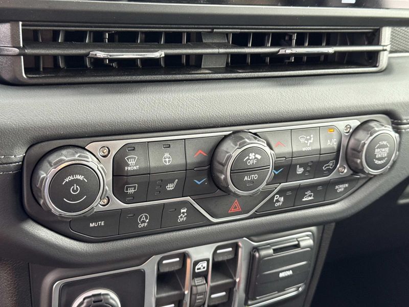 New 2026 Jeep Wrangler 4-door Rubicon X