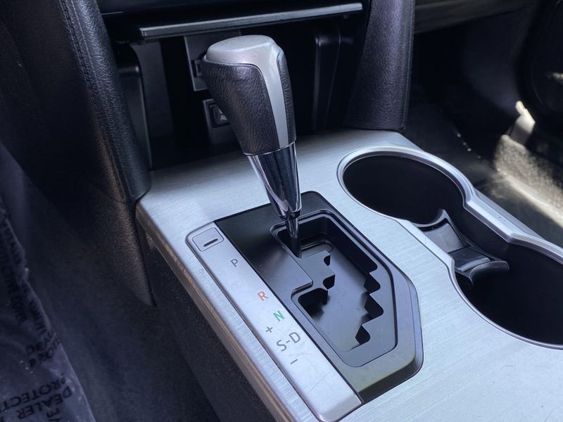 2012 Toyota Camry SEImage 23
