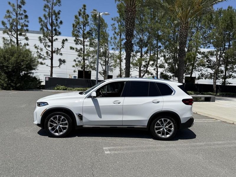 2025 BMW X5 xDrive40iImage 9