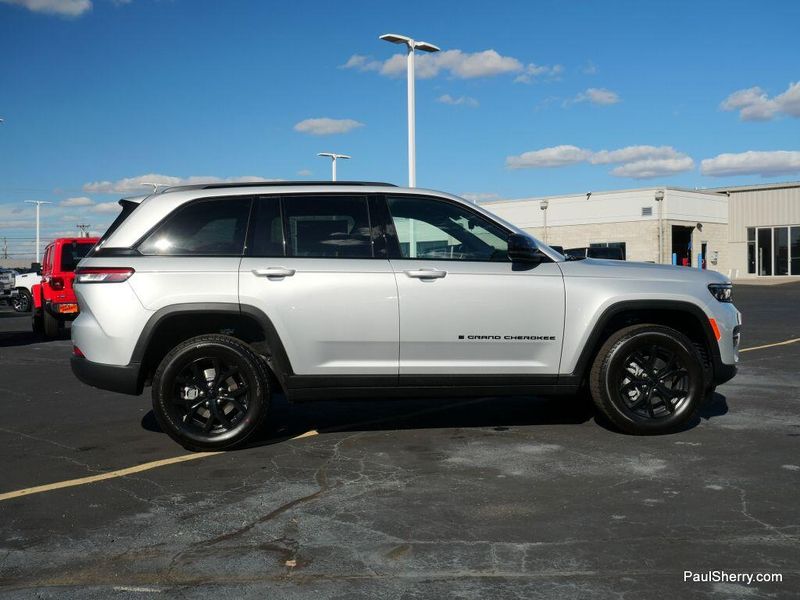 New 2025 Jeep Grand Cherokee Altitude X 4x4