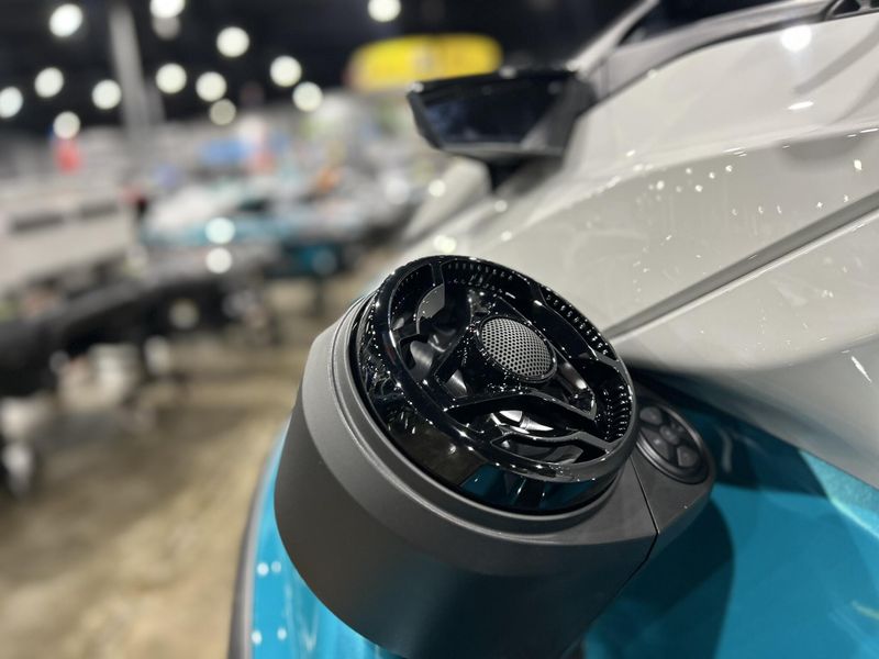 New 2025 Sea-Doo GTI SE 130 (SOUND SYSTEM) Image 6