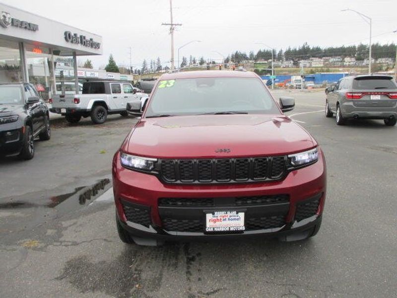 2023 Jeep Grand Cherokee L Altitude 4x4Image 3