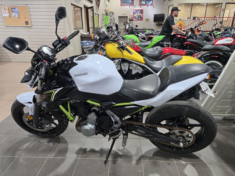 USED 2017 KAWASAKI Z650 ABS Image 4