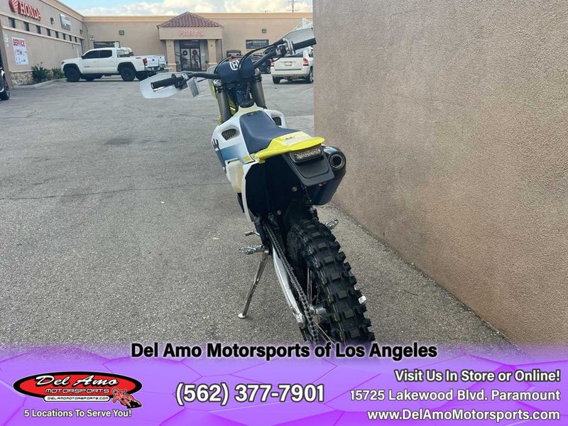 2024 HUSQVARNA FE 350W  in a WHITE exterior color. Del Amo Motorsports of Los Angeles (562) 262-9181 delamomotorsports.com 