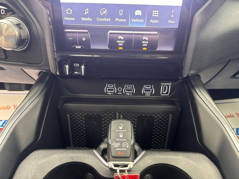 2025 RAM 1500 Laramie Crew Cab 4x4 5