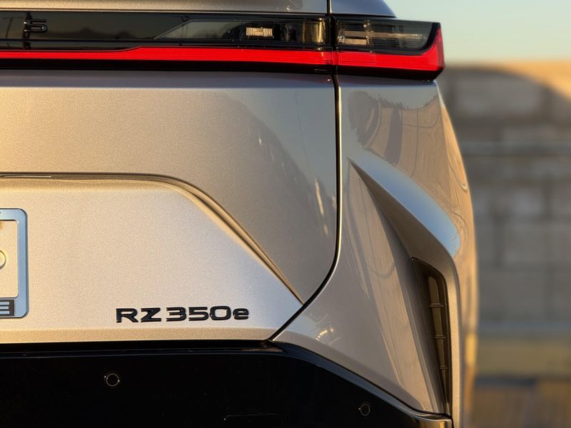 New 2026 Lexus RZ 350eImage 12
