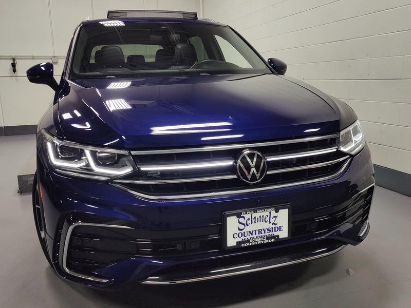 Used 2024 Volkswagen Tiguan AWD SEL R-Line w/Sunroof/NavImage 2