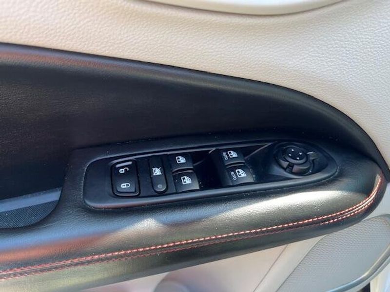 Used 2020 Jeep Compass Image 13