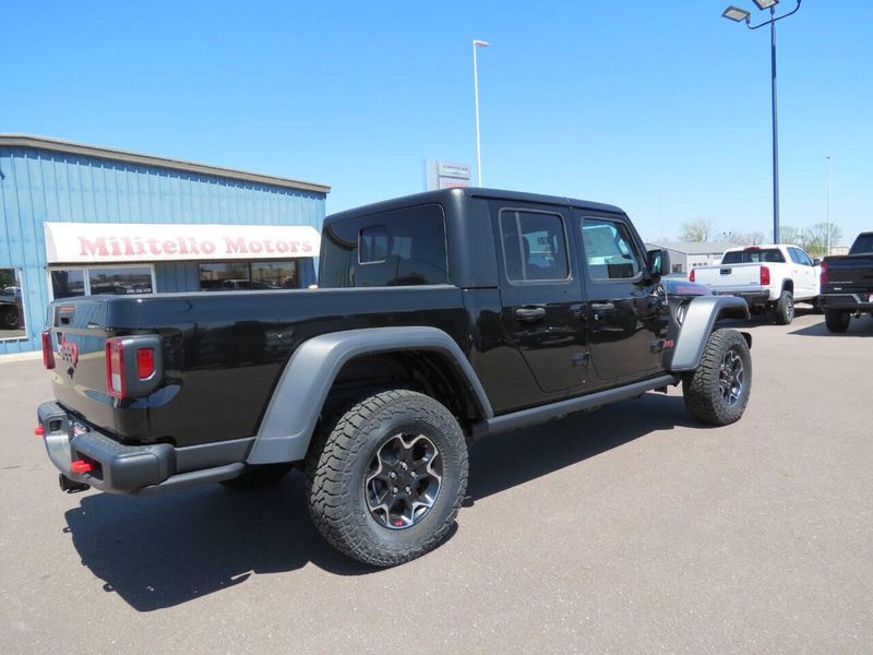 2023 Jeep Gladiator Rubicon 4x4 4dr Crew Cab 5.0 ft. SBImage 2