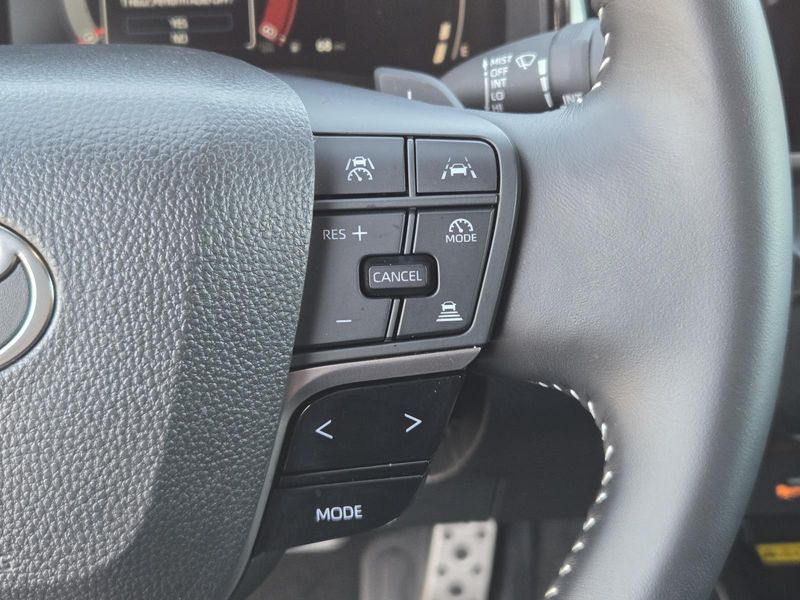 Used 2026 Toyota Camry SE (Natl)