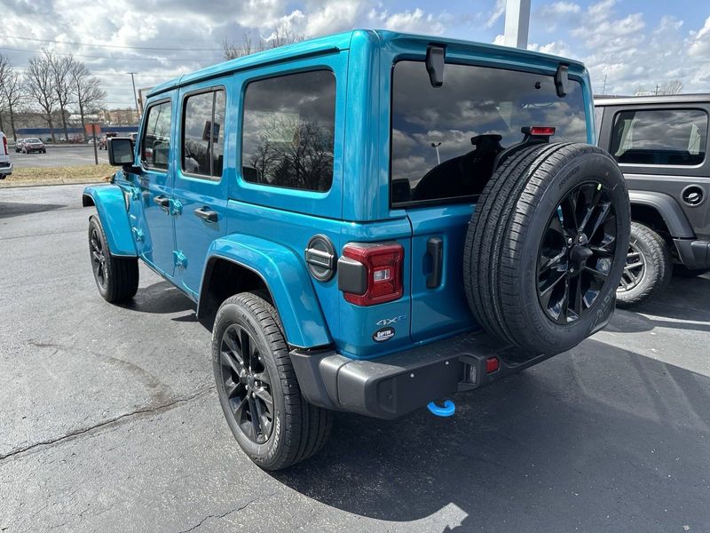 2024 Jeep Wrangler 4-door Sahara 4xeImage 9