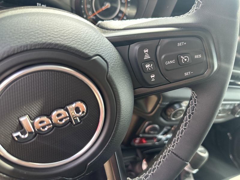 2025 Jeep Gladiator Mojave 4x4Image 24
