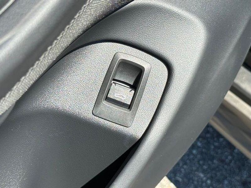 Used 2025 BMW 5 Series 530i xDriveImage 12