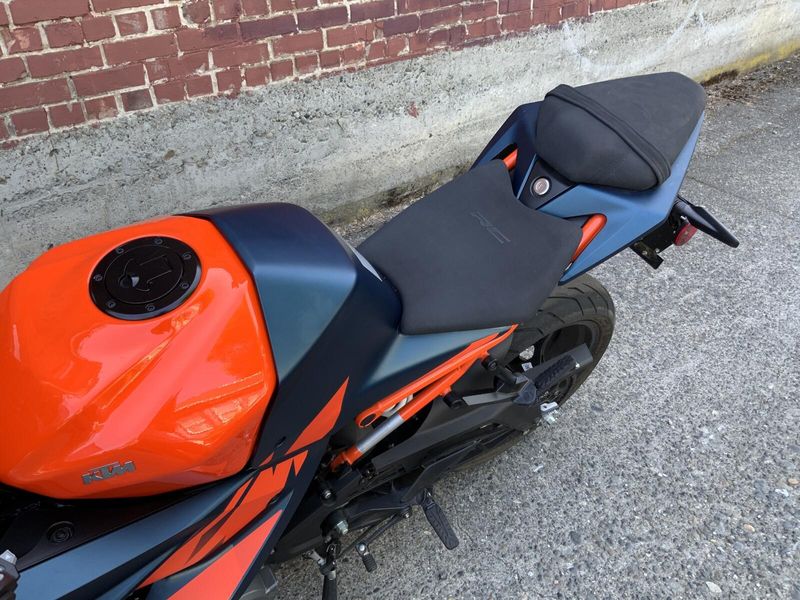 2023 KTM RC 390 