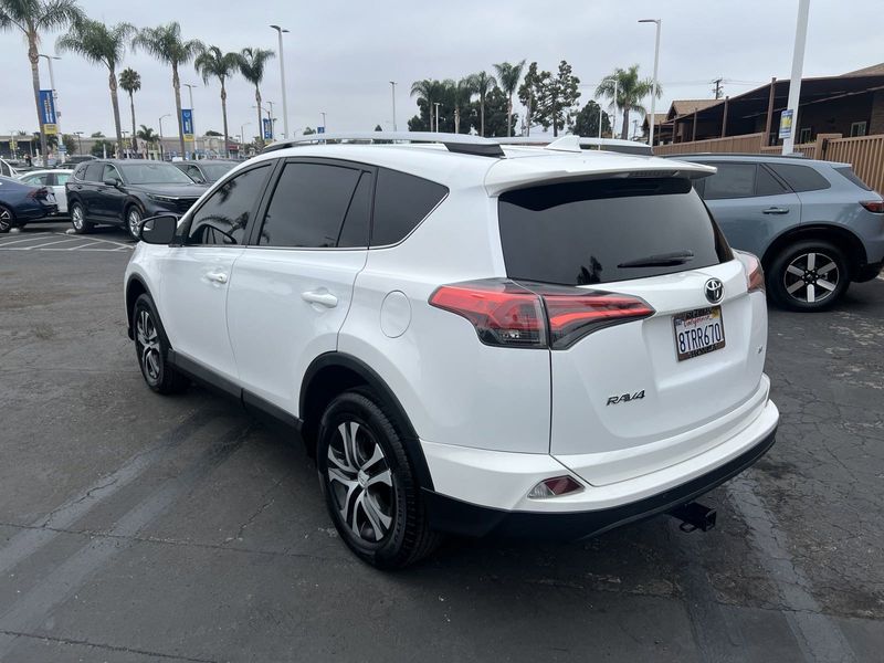 2016 Toyota RAV4 LEImage 2