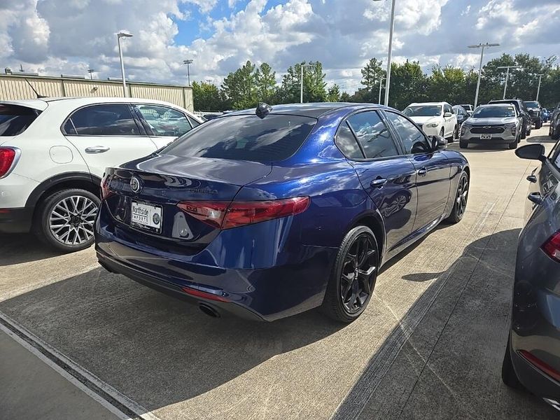Used 2020 Alfa Romeo Giulia TiImage 3