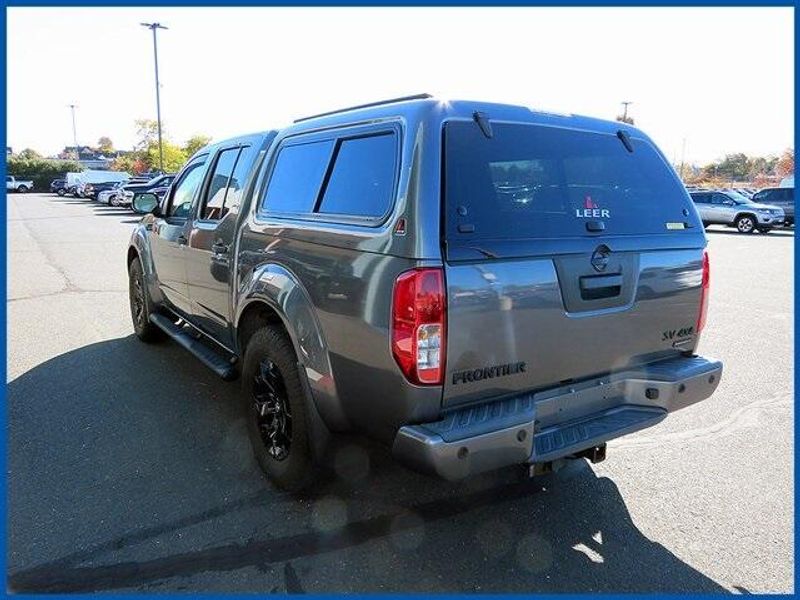 2021 Nissan Frontier SVImage 5