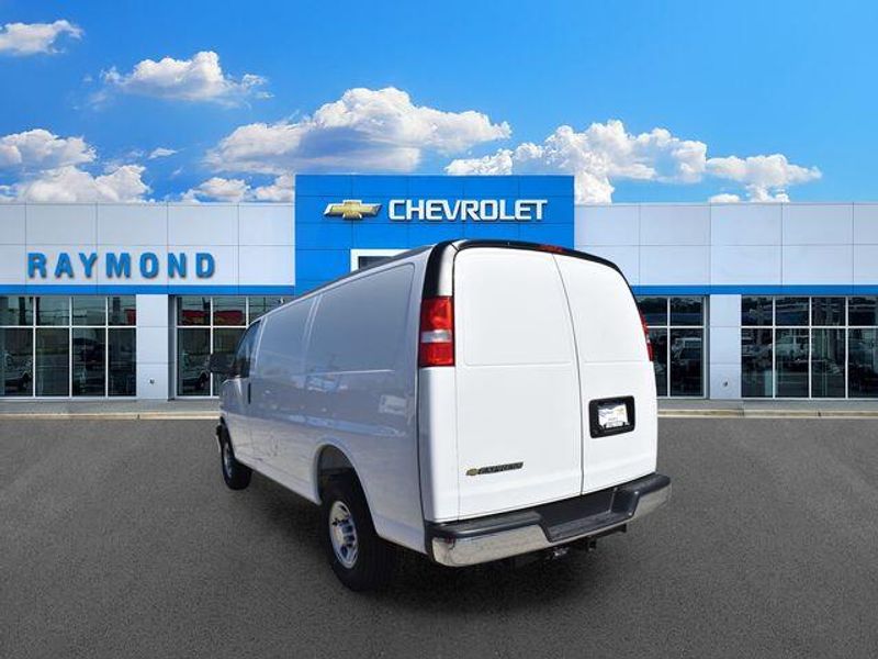 New 2025 Chevrolet Express 2500 Work VanImage 6