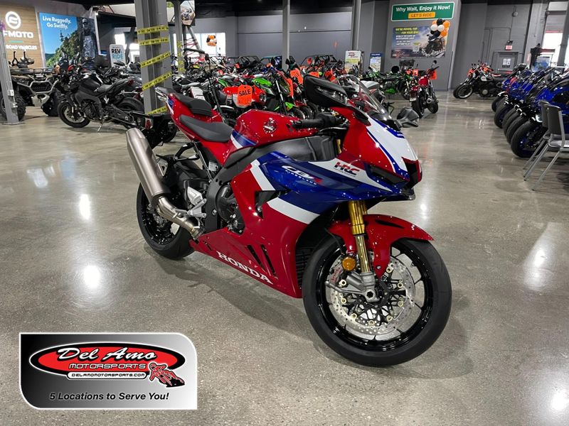 New 2025 Honda CBR1000RR-R FIREBLADE SP 