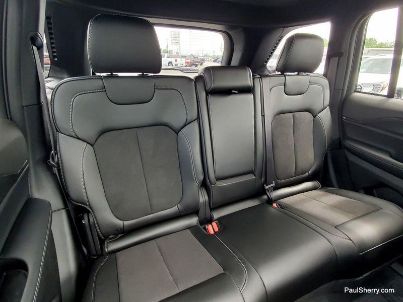 2025 Jeep Grand Cherokee Altitude X 4x4Image 35