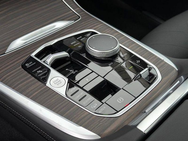 New 2026 BMW X7 xDrive40iImage 24