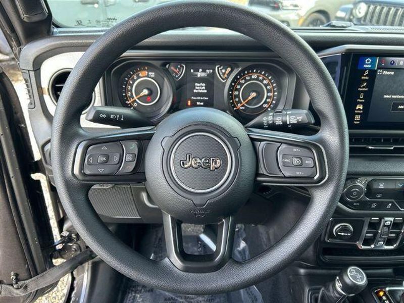 New 2026 Jeep Wrangler 4-door SportImage 17