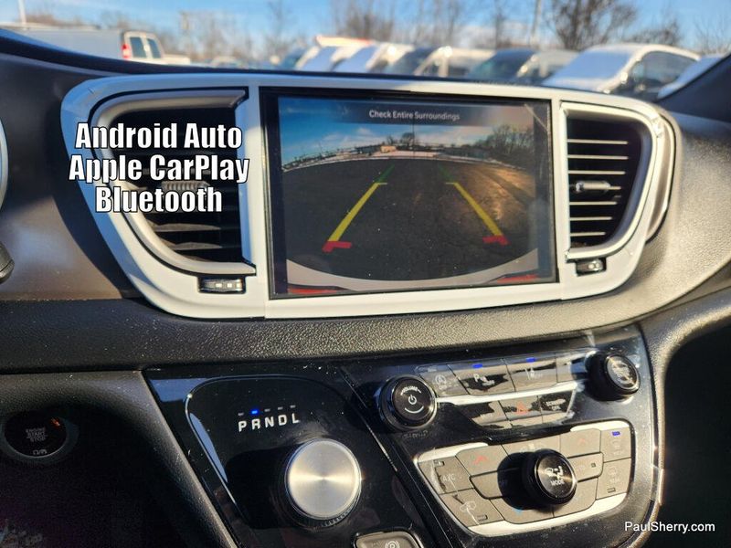 New 2026 Chrysler Voyager LX