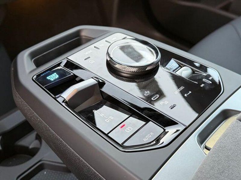New 2026 BMW iX xDrive45Image 22