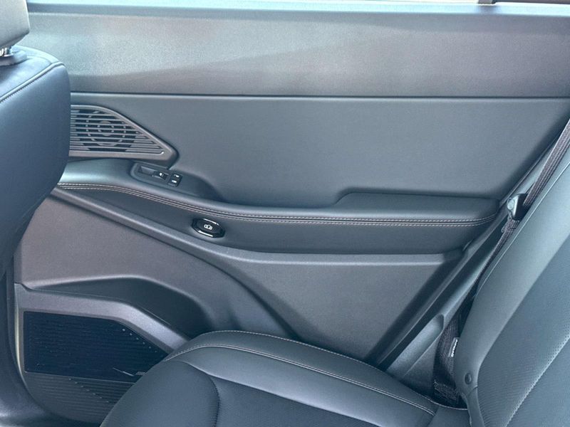 New 2026 Jeep Cherokee Limited 4x4