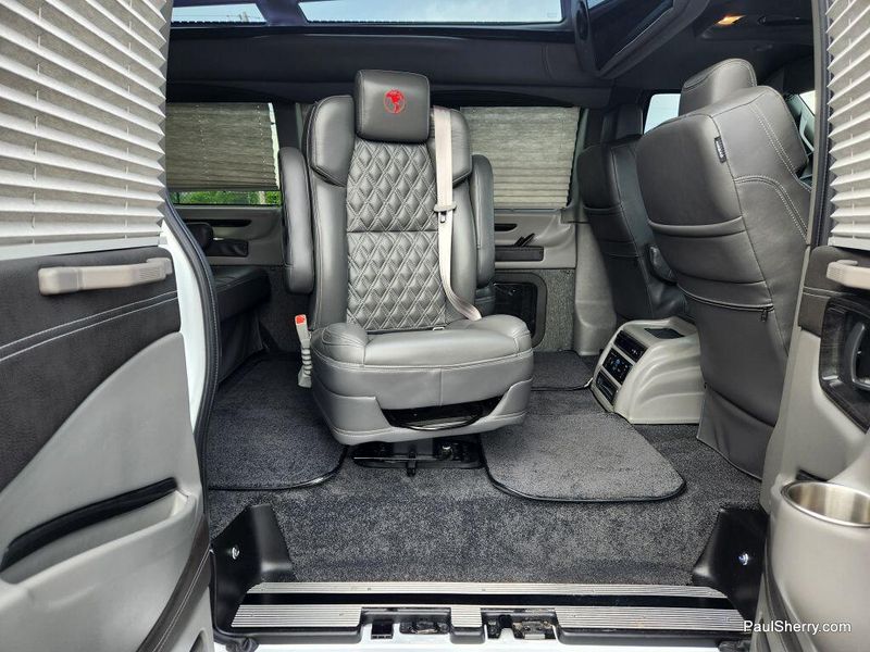 2023 GMC Savana Cargo Image 42