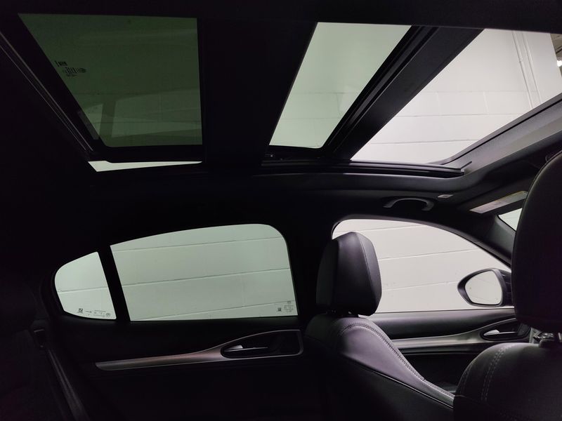 Used 2024 Alfa Romeo Stelvio Veloce AWD w/Sunrof/Activ AsstImage 8