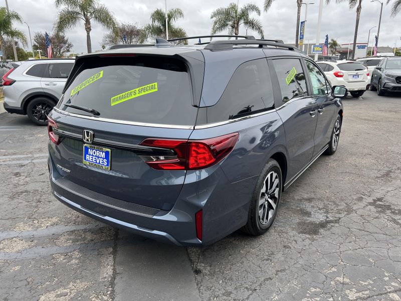 2025 Honda Odyssey EX-LImage 3