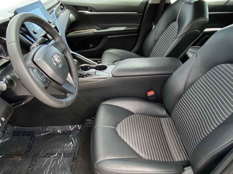 Used 2023 Toyota Camry SEImage 15