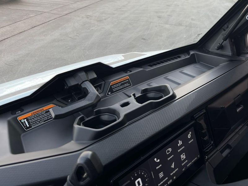 New 2026 Can-Am DEFENDER MAX LTD 65 HD11 