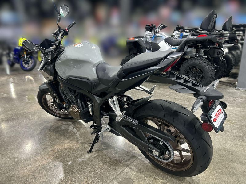 Used 2024 Honda CB650R Image 17