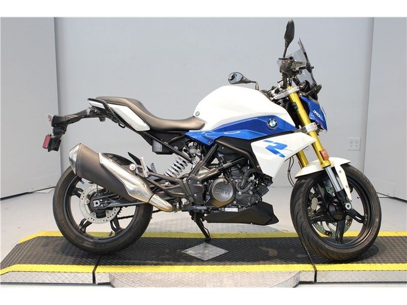 2021 BMW G 310 R in a Blue exterior color. Greater Boston Motorsports 781-583-1799 pixelmotiondemo.com 